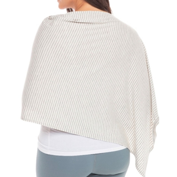 Secret Treasures Women's Maternity Nursing Wrap-(XL-3XL) - Picture 5 of 6